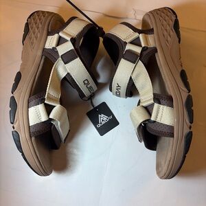 Queday Unisex Sport, Outdoor Hiking Sandals w/ Arch Support Sz W9M7.5